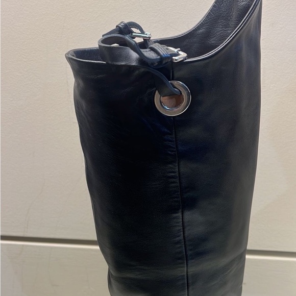 Agl MADE IN ITALY LEATHER Black Heeled Boots with Sleek Silhouette - Picture 5 of 12